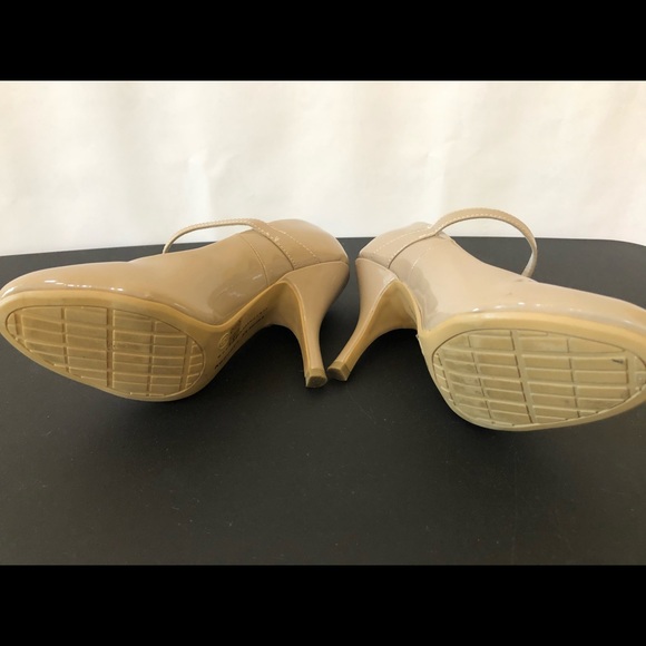 Chinese Laundry size 6. Beige leather maryjane‘s. - Picture 3 of 8